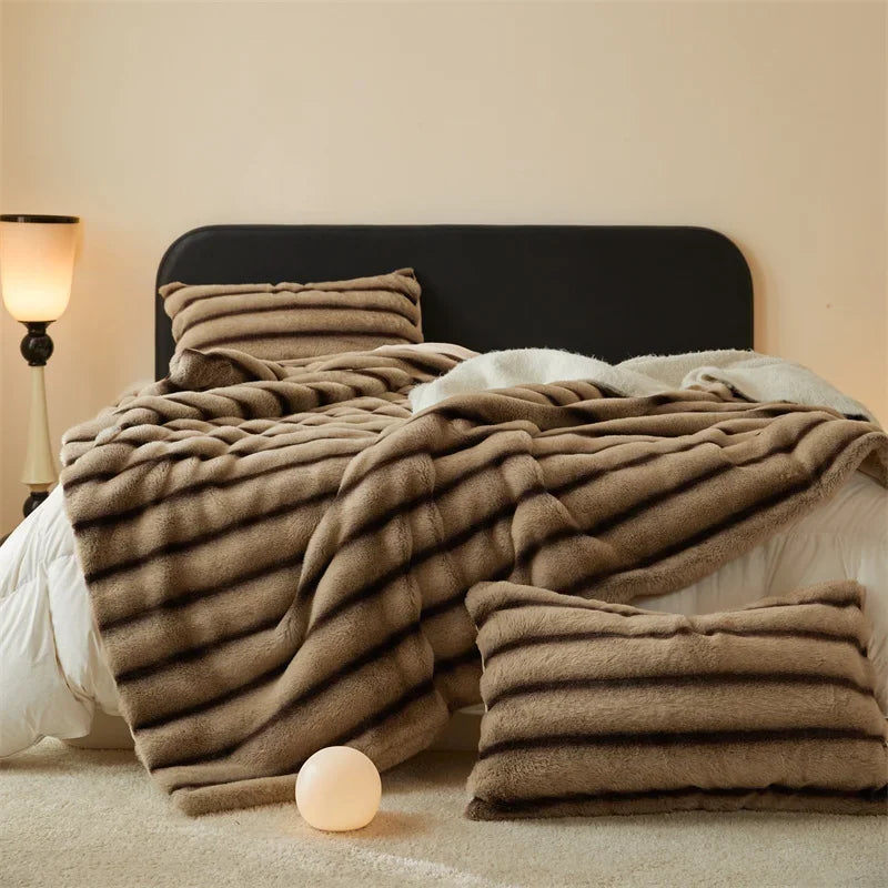 Double Layer Winter Blanket Ultra Soft Faux Fur Bedspread