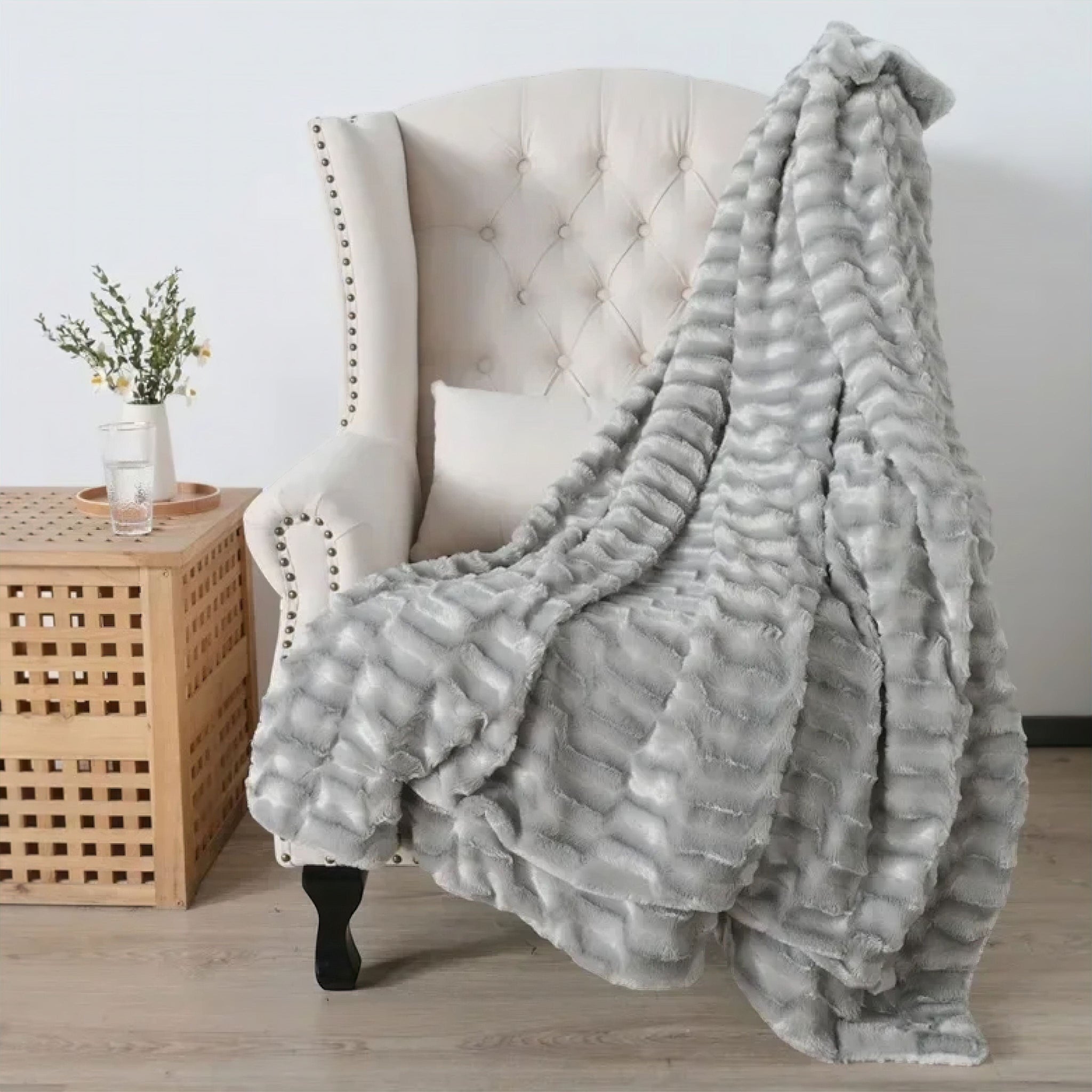 Soft and Warm Throw Blanket 