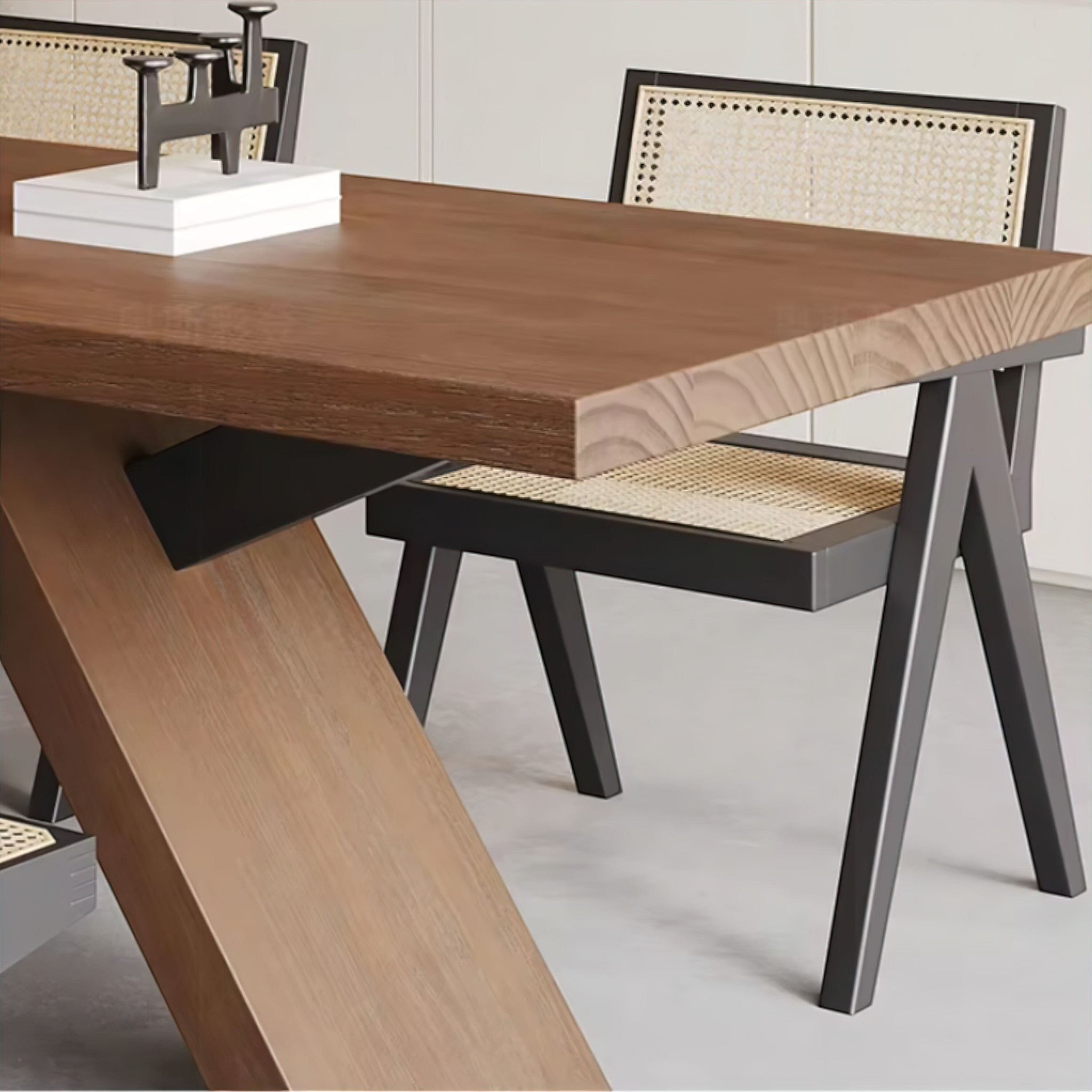 Eleonore Dining Table (not complete) 