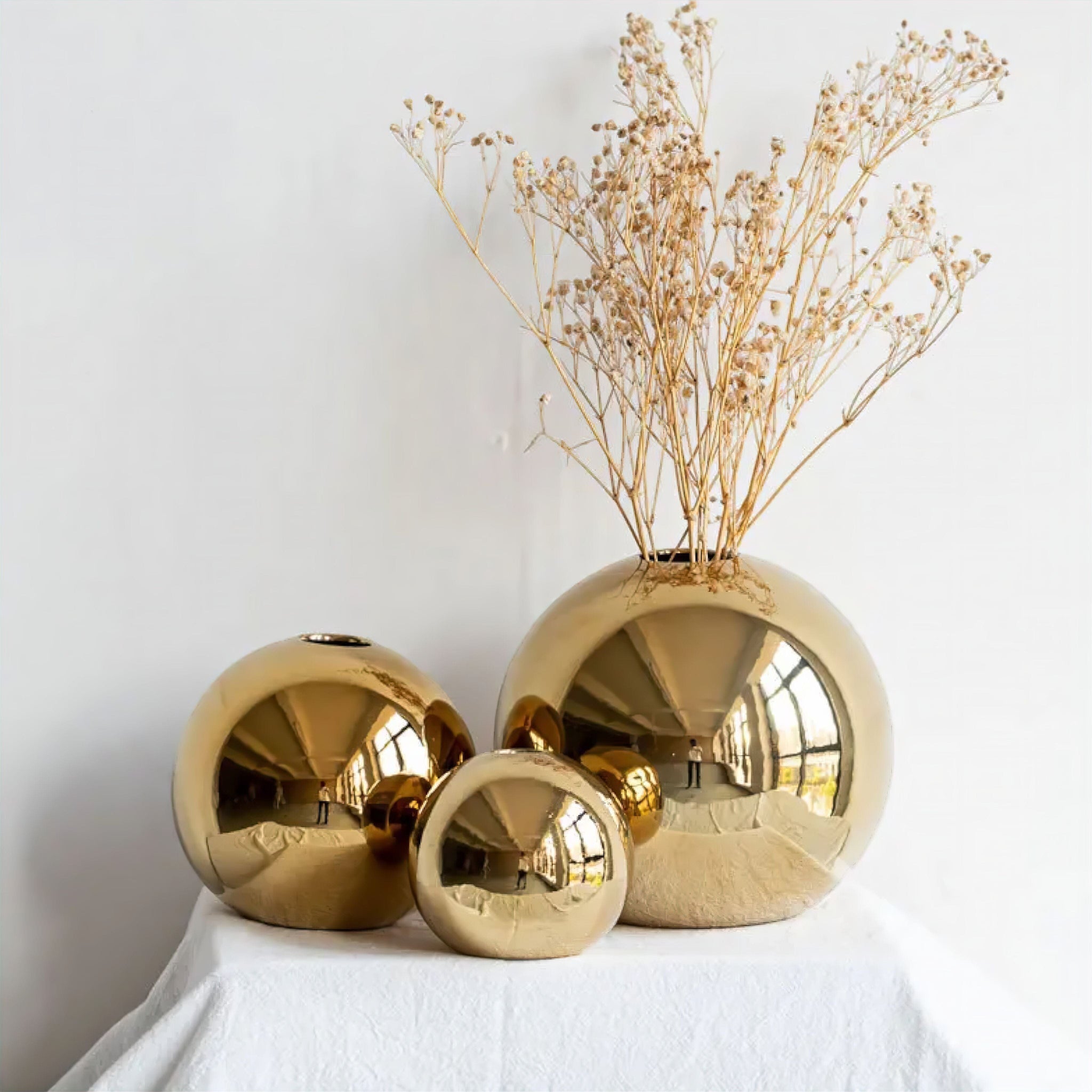 Golden Ball Vase Collection 