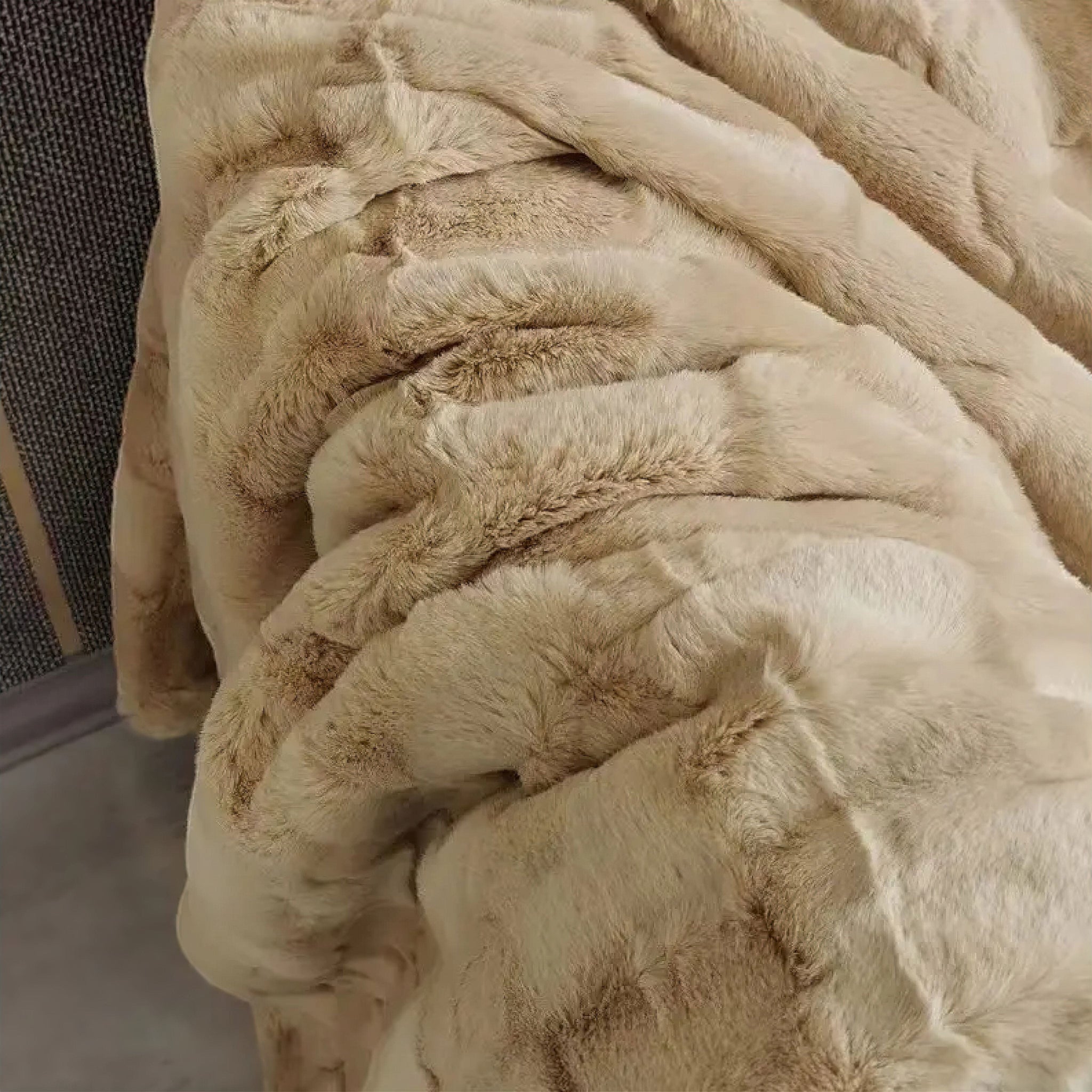 Lawrence Fur Blanket 