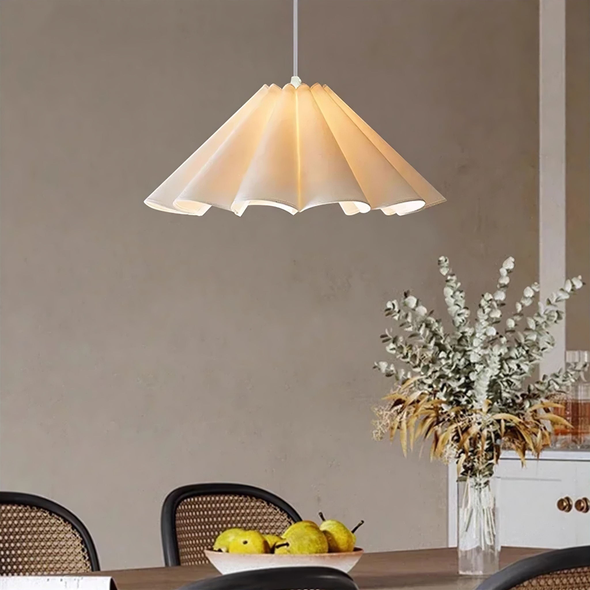 Léon Pendant Light (JS) 