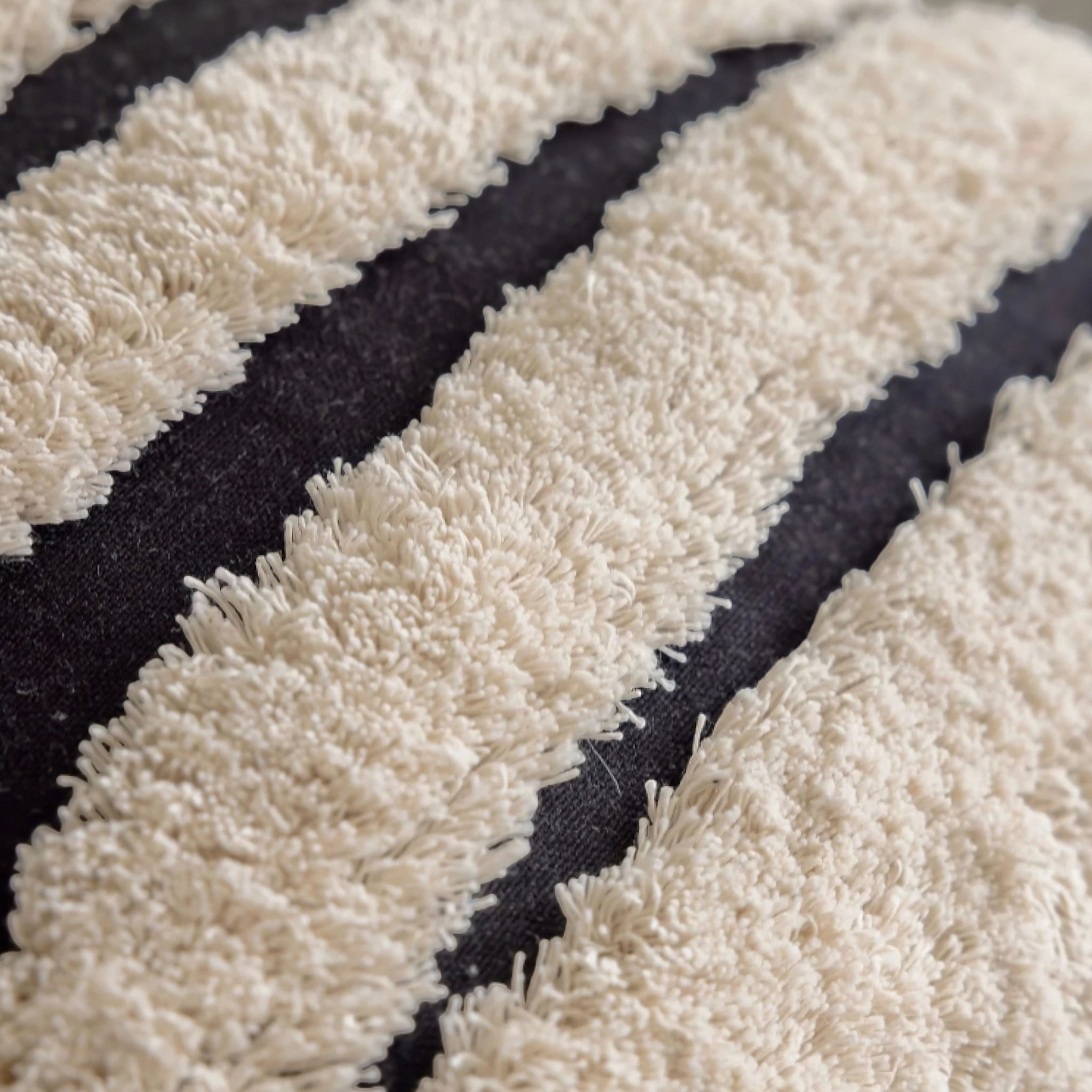 Liliane Pillow Cover (JS) 