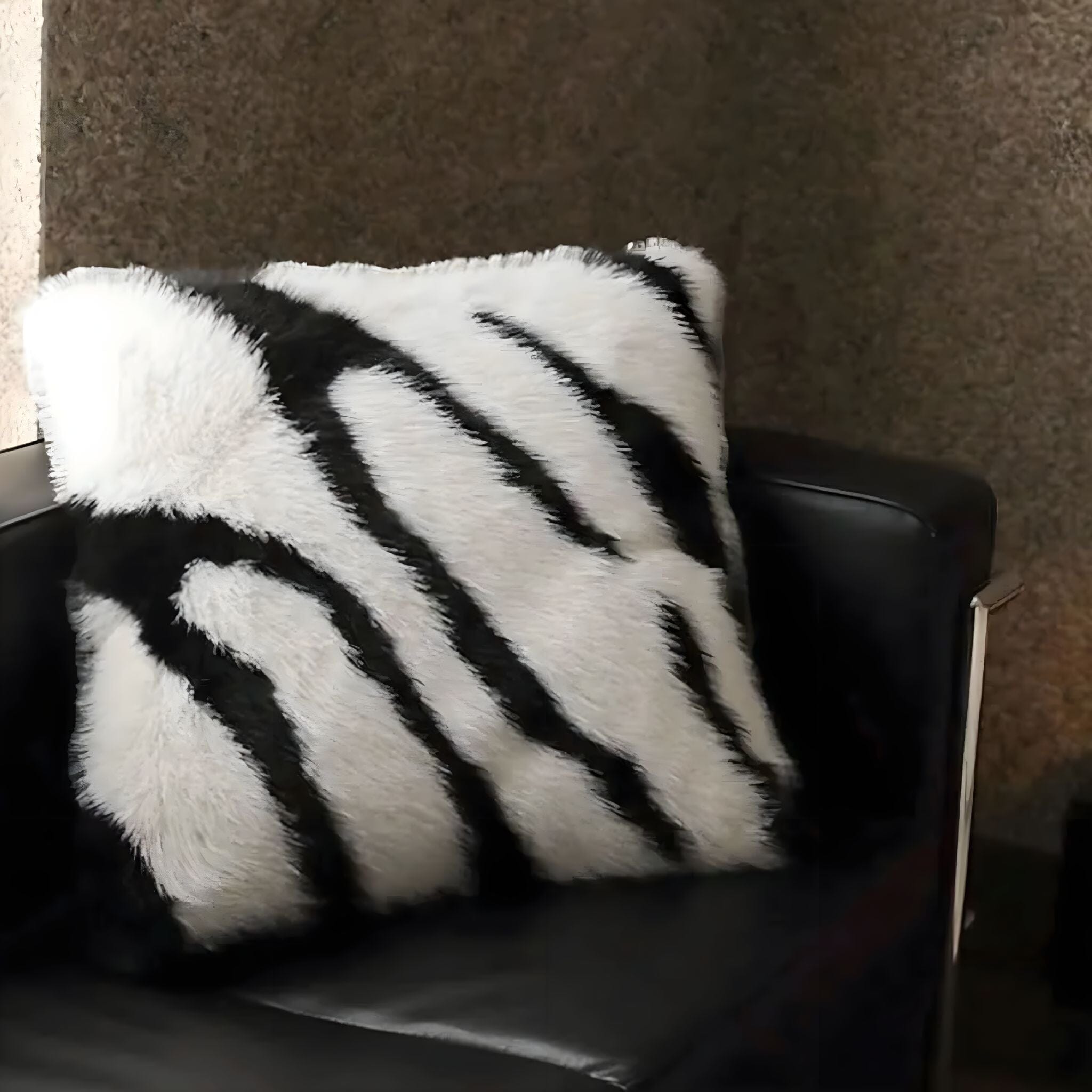Sarah Faux Fur Pillows Decor 3 