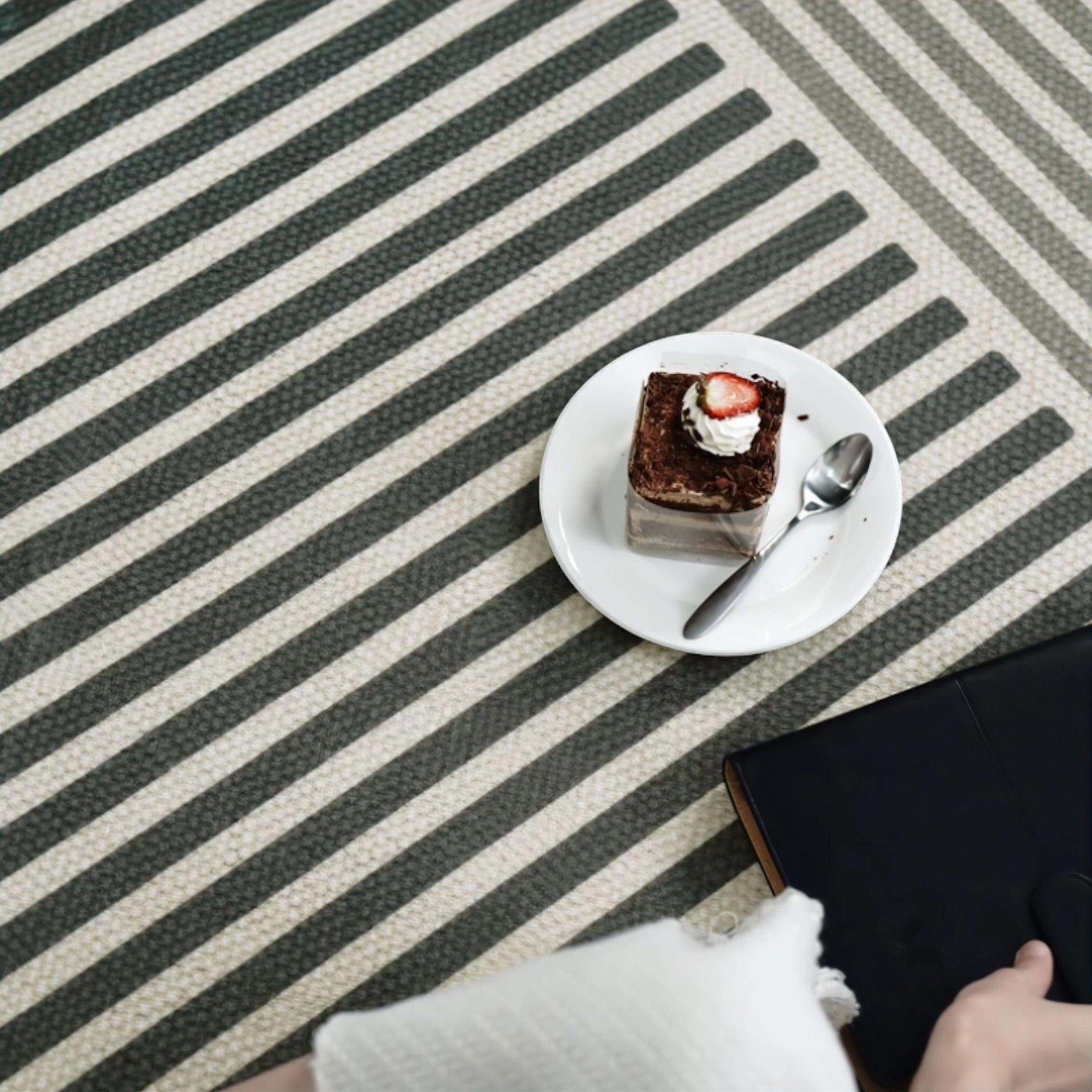 Serena Rug Collection 