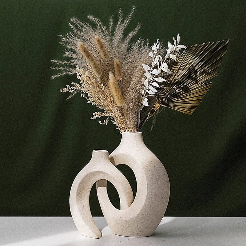 Serene Vase Decor 