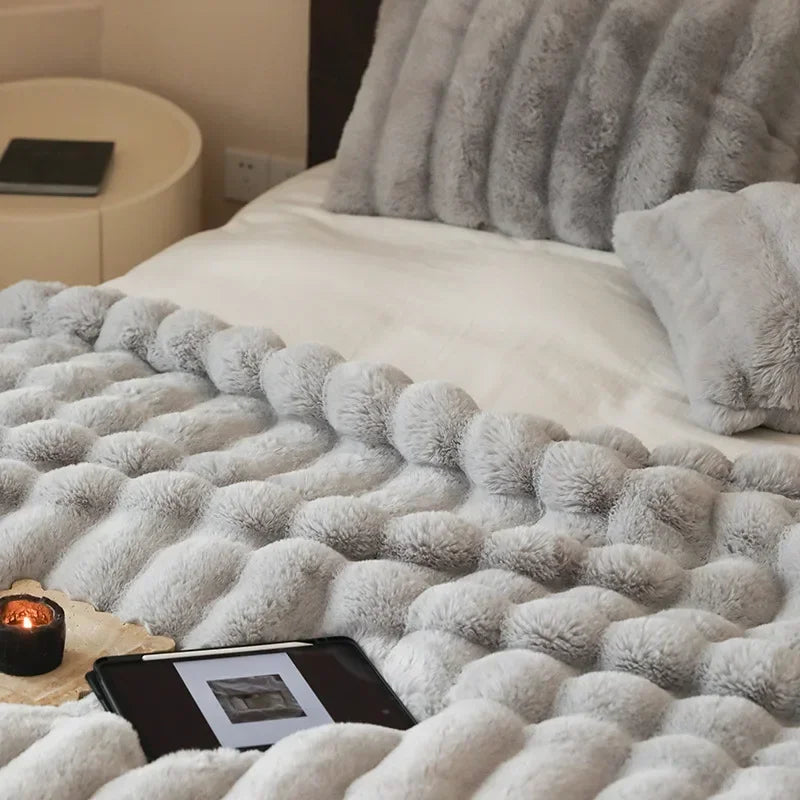 Striped Thick Imitation Fur Winter Warm Blanket High-quality Luxury Double-side Velvet Blanket for Bed Comfortable Sofa Blanket 